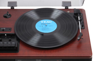 Ремонт винилового проигрывателя TEAC LP R 500